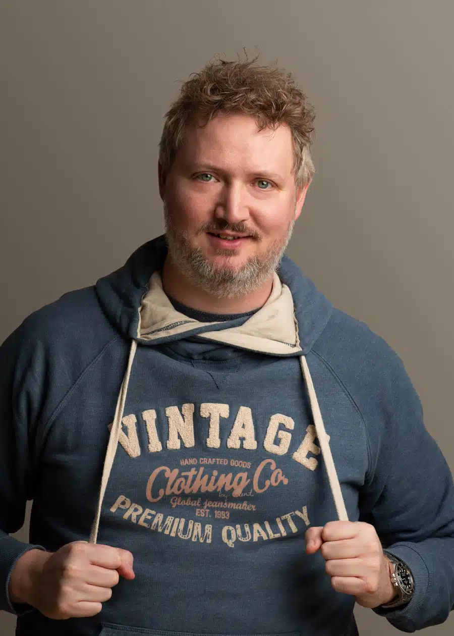 Booking af ComKean hos Microphone